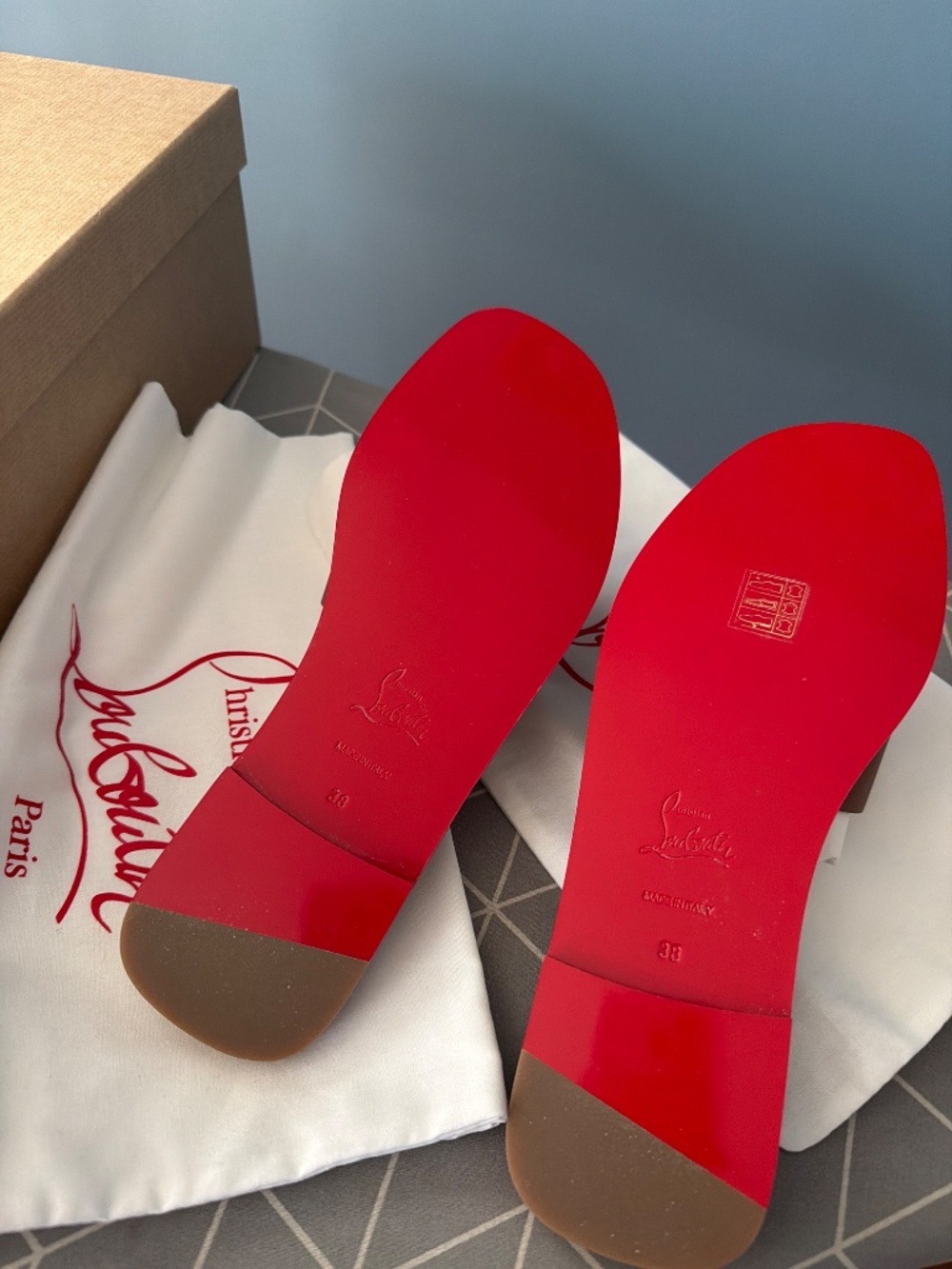 Shoes - Picture 3 of 4